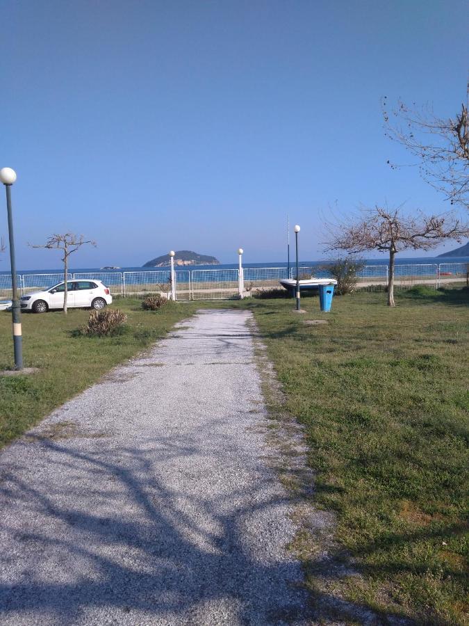 Aegean Seabreeze Διαμέρισμα Nea Iraklitsa Εξωτερικό φωτογραφία